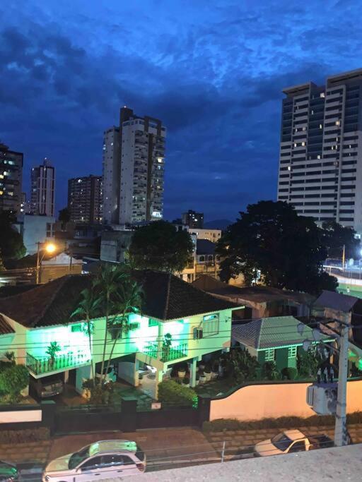 Excelente Apartamento 02 Qtos Proximo A Av Pelinca Luxo Apartment กัมโปส โดส กอยตากาเซส ภายนอก รูปภาพ
